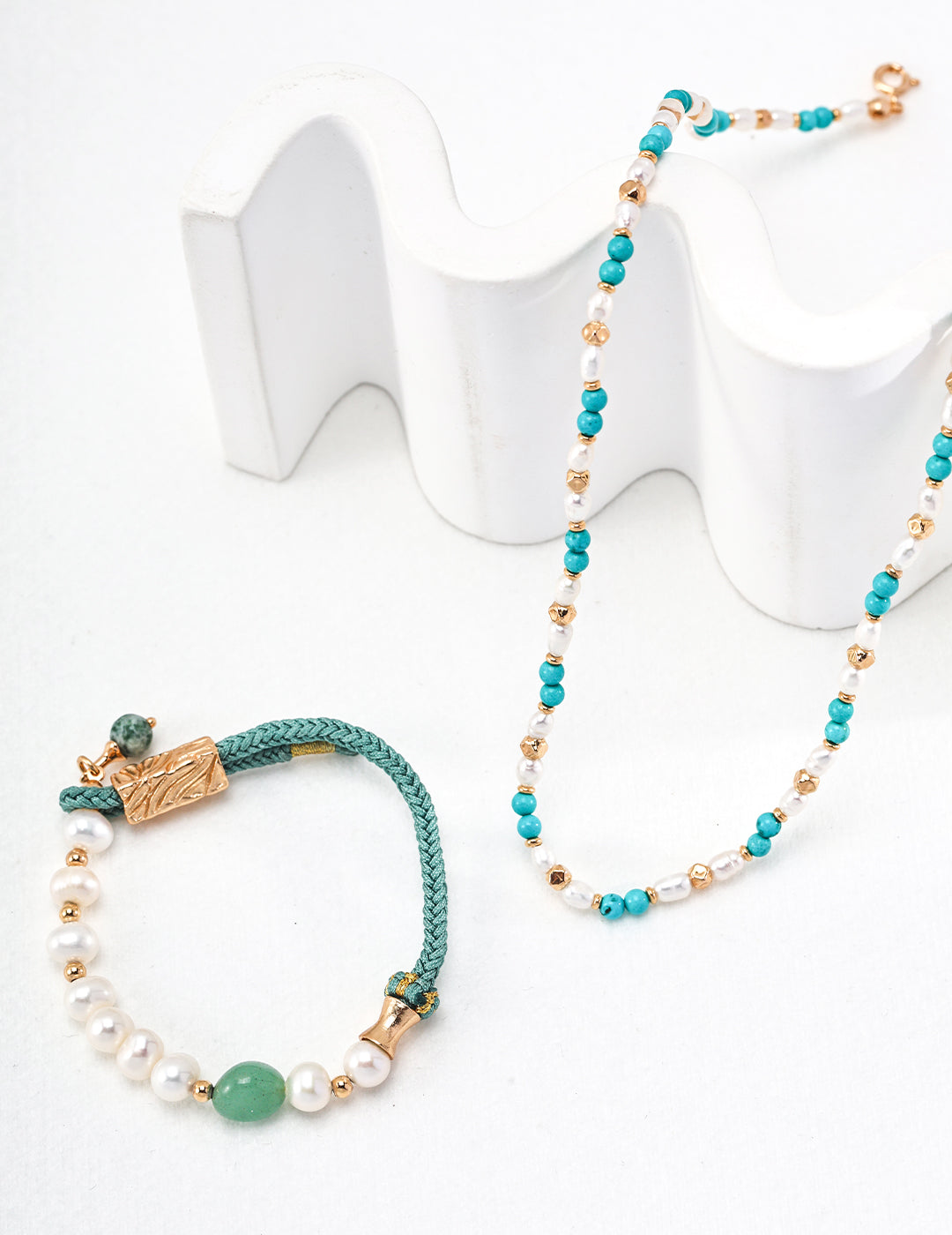 Pearls and Turquoise Stones Necklace