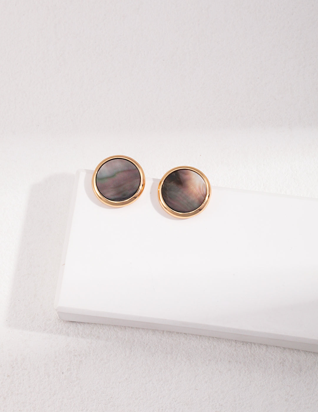 Minimalist black pearl earrings