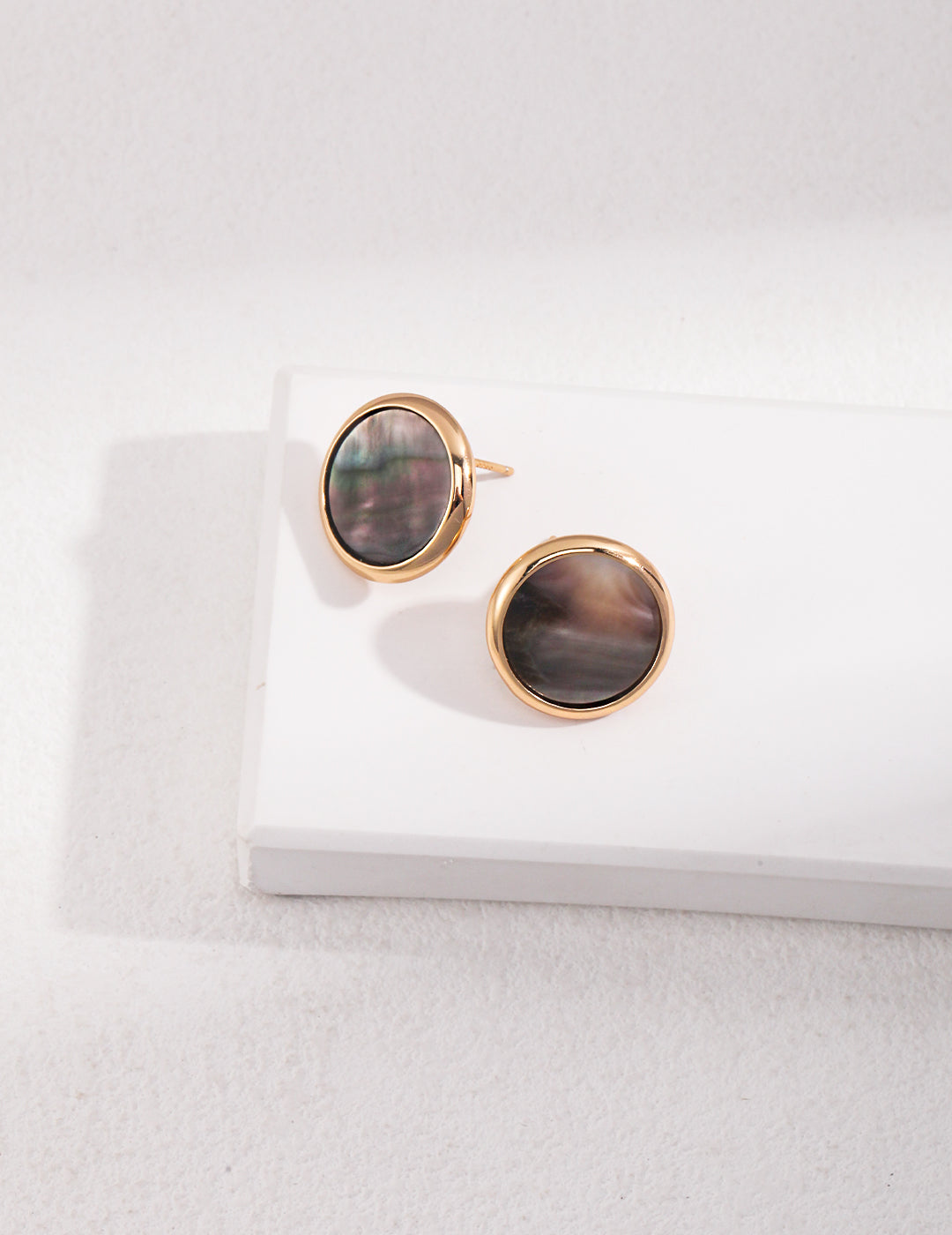 Minimalist black pearl earrings
